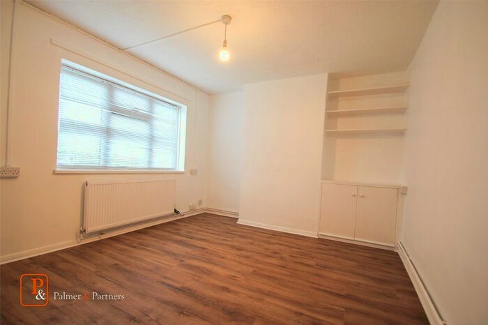 2 Bedroom Maisonette To Rent In Wethersfield Road, Colchester, Essex, CO2