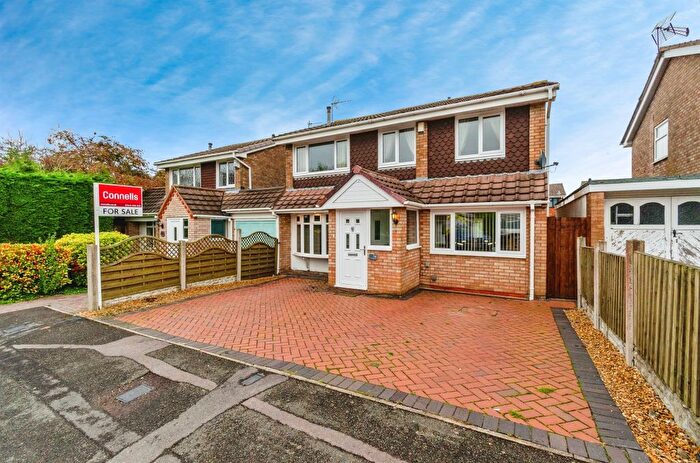 4 Bedroom Detached House For Sale In Alston Close, Heath Hayes, Cannock, WS12