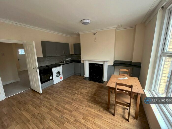 1 Bedroom Flat To Rent In Harpur Street, Bedford, MK40