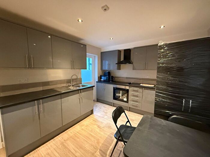 5 Bedroom Terraced House For Sale In Dawes Street, Gillingham, ME7