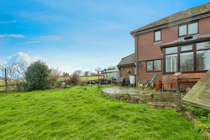3 Bedroom Semi-Detached House For Sale In Blacksmiths Field, Bodiam, Robertsbridge, TN32