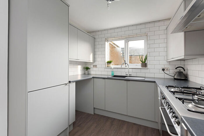 1 Bedroom Flat For Sale In Brunswick Square, Herne Bay, Kent, CT6