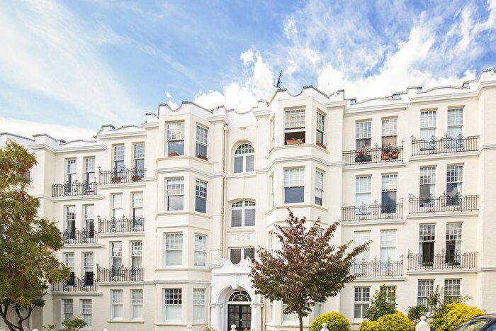 2 Bedroom Flat To Rent In Onslow Avenue, Richmond, TW10