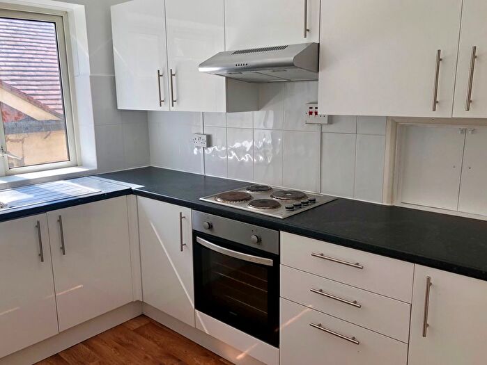 2 Bedroom Flat To Rent In Maidstone Road, Bounds Green, N11