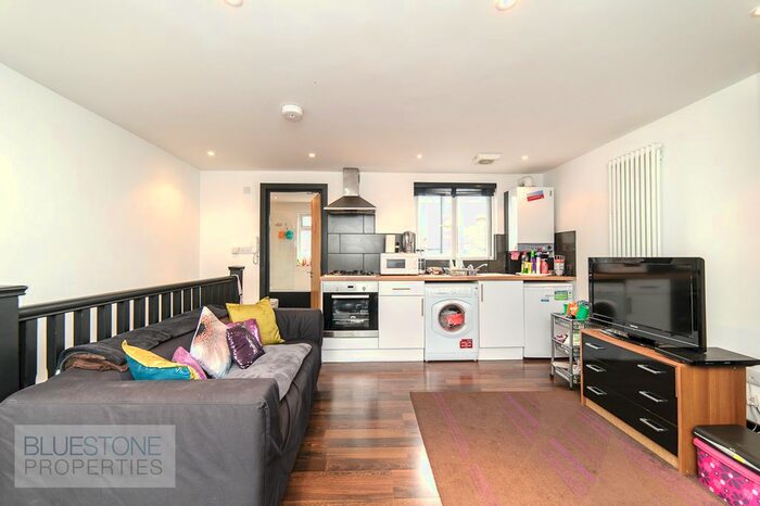 Studio To Rent In Kellino Street, London, SW17