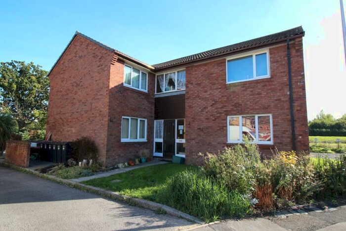 Apartment To Rent In Oldfield, Clevedon, Avon, BS21
