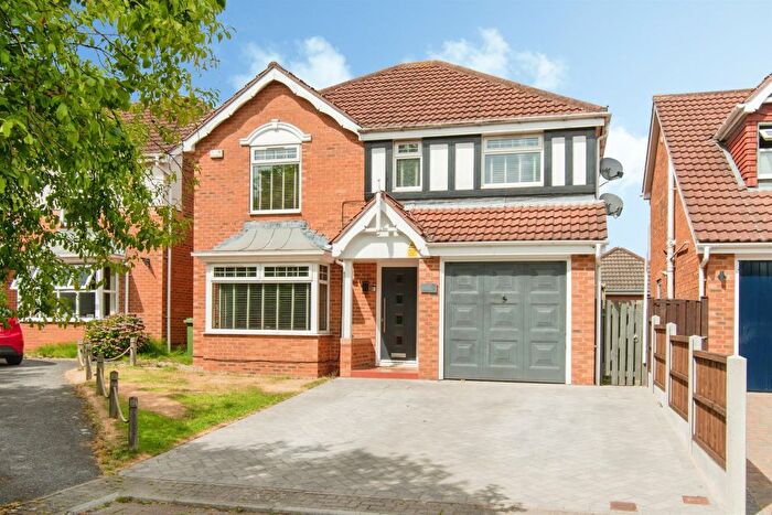 4 Bedroom Detached House For Sale In Greenbank Close, Whitwood, Castleford, WF10