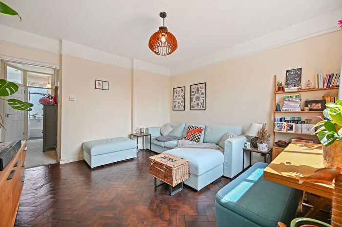 2 Bedroom Flat To Rent In Iron Mill Road, London, SW18