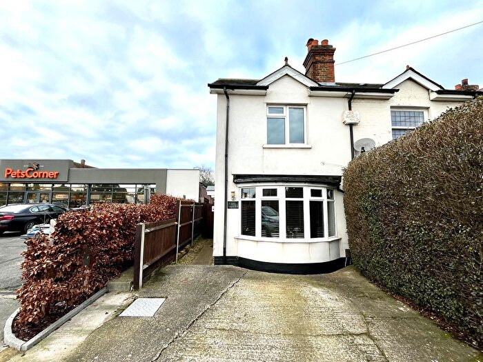 2 Bedroom Semi-Detached House For Sale In Leatherhead Road, Chessington, Surrey., KT9