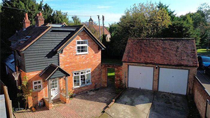 3 Bedroom Detached House For Sale In South Stoke Road, Woodcote, Reading, Oxfordshire, RG8
