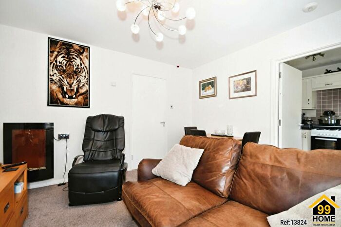 2 Bedroom Apartment For Sale In Southcroft, Buxton, Derbyshire, SK17
