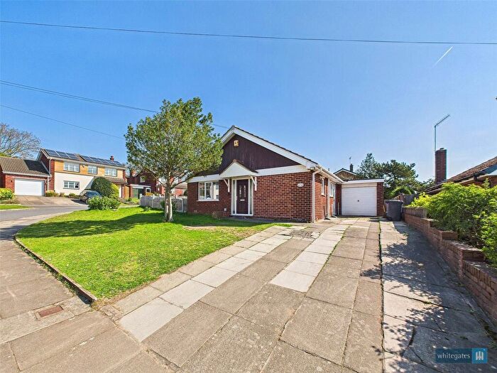 2 Bedroom Bungalow For Sale In Dunniwood Avenue, Doncaster, South Yorkshire, DN4