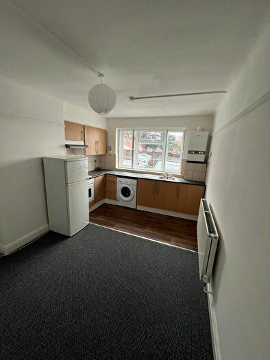 3 Bedroom Flat To Rent In Lemna Road, London, E11