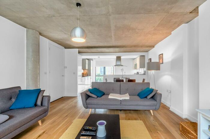 2 Bedroom Flat To Rent In Acton Street, Islington, London, WC1X