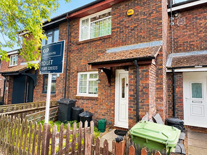 2 Bedroom Barn Conversion To Rent In Hambledon Close, Uxbridge, UB8