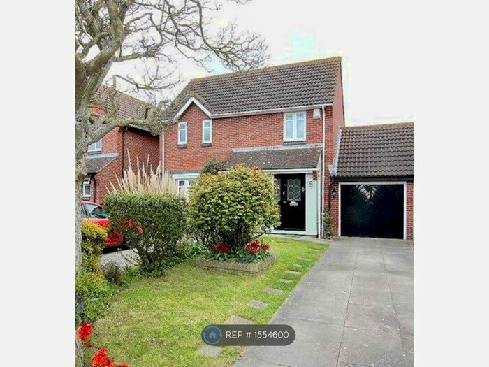 3 Bedroom Detached House To Rent In Portsmouth Road, Essex, CO15