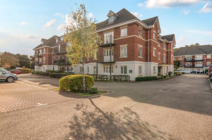 2 Bedroom Flat For Sale In Hursley Road, Chandler's Ford, Eastleigh, SO53