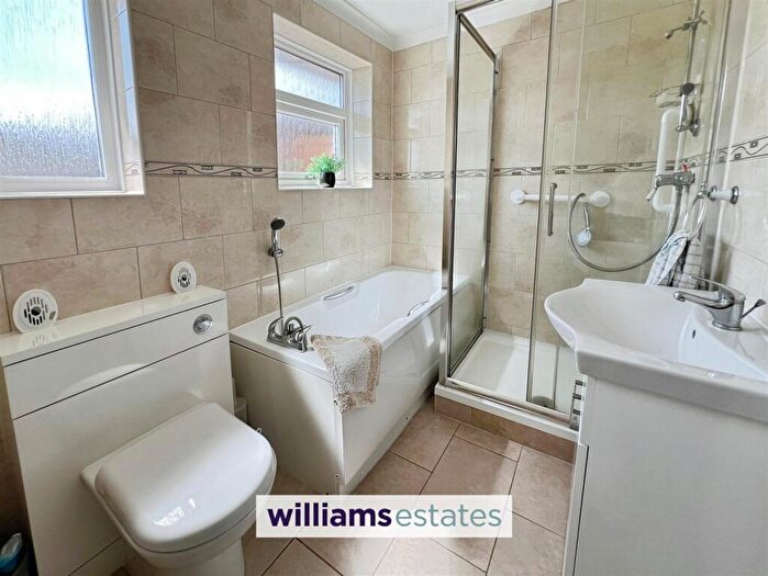 3 Bedroom Bungalow For Sale In Maes Cantaba, Ruthin, LL15