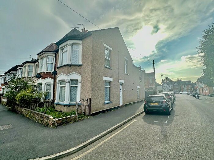 3 Bedroom End Of Terrace House To Rent In Oakley Road, Harrow, HA1