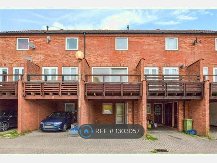 3 Bedroom Terraced House To Rent In Taylors Mews, Neath Hill, Milton Keynes MK14