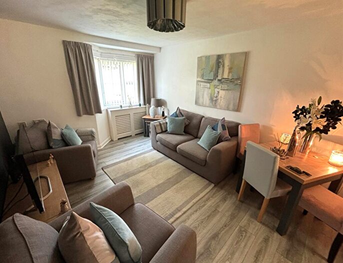 1 Bedroom Flat For Sale In Linnaeus Street, Hull, HU3