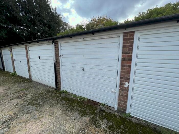 Garage / Parking To Rent In Seymour Road, London, N3