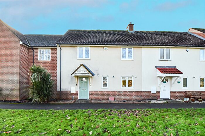 3 Bedroom Terraced House For Sale In Swan Walk, Kelvedon Hatch, Brentwood, CM15