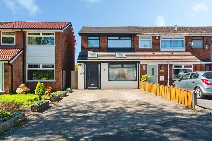 3 Bedroom Mews For Sale In South Drive, Bolton, Greater Manchester, BL2