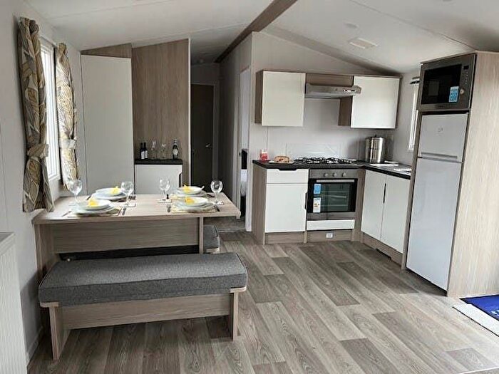 2 Bedroom Park Home For Sale In Tosside, Skipton, BD23