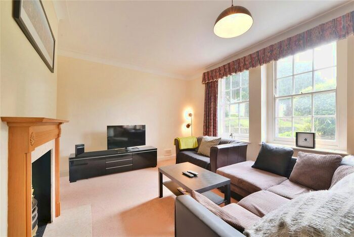 4 Bedroom Flat To Rent In Lower Park, Putney Hill, Putney, London, SW15