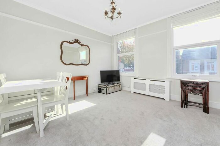 2 Bedroom Flat To Rent In Brougham Road, London, W3