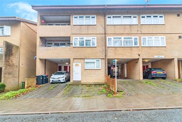 2 Bedroom Flat For Sale In Conniburrow Boulevard, Conniburrow, Milton Keynes, Buckinghamshire, MK14