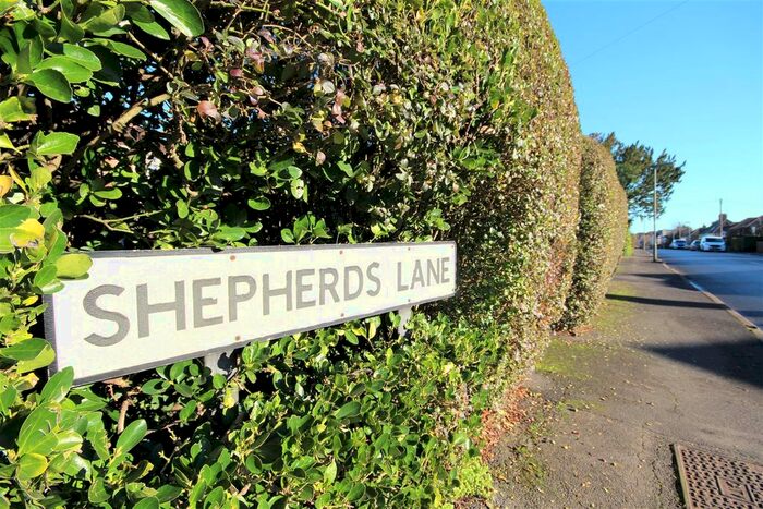 4 Bedroom Property To Rent In Shepherds Lane, Guildford GU2