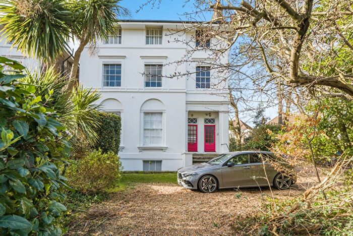 2 Bedroom Flat To Rent In Lee Park, London, SE3