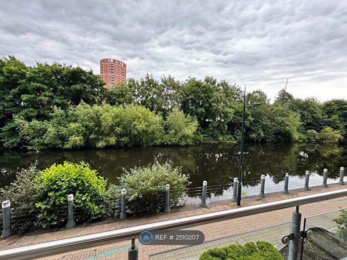 2 Bedroom Flat To Rent In Whitehall Quay, Leeds, LS1