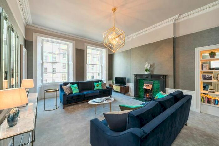 3 Bedroom Flat To Rent In Dundas Street, New Town, Edinburgh, EH3