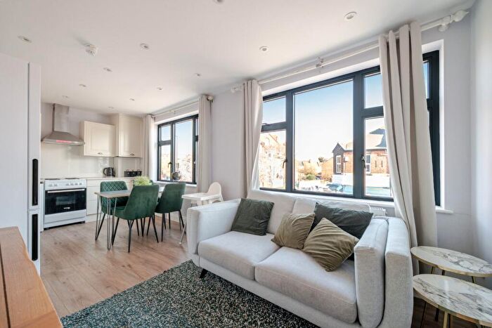 3 Bedroom Flat To Rent In Dudden Hill Lane, London, NW10