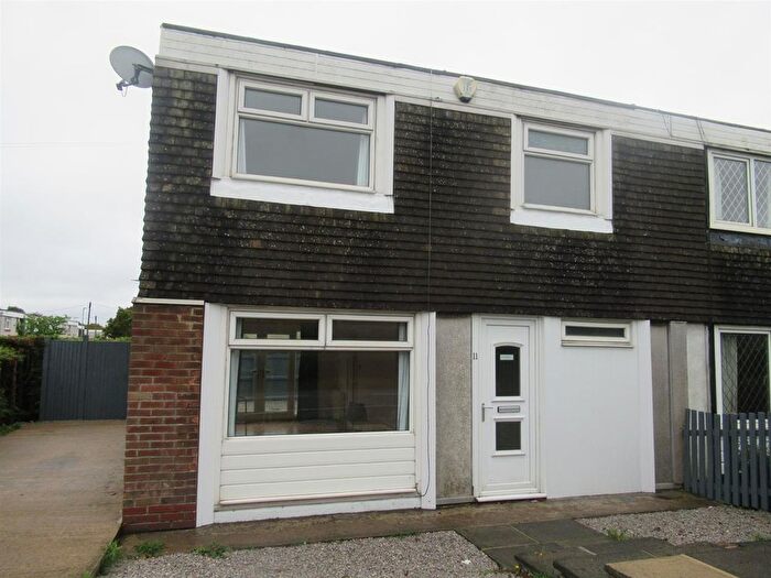 3 Bedroom End Of Terrace House To Rent In Red Hall Lane, Leeds, LS14