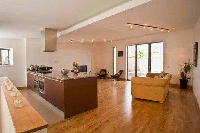 2 Bedroom Flat To Rent In Christ's Lane, Cambridge, CB1