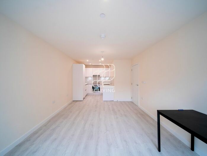 1 Bedroom Flat To Rent In Silverview Close, Harrow, HA1