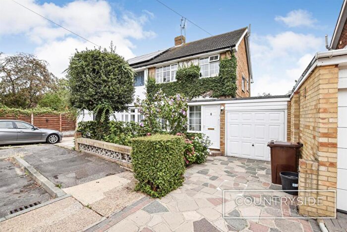 4 Bedroom Semi-Detached House For Sale In St. Martins Close, Benfleet, SS7