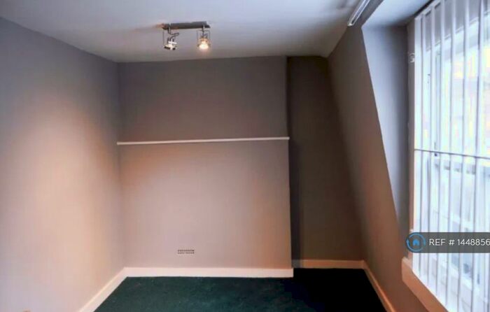 Studio To Rent In Kingsland Road, London, E8