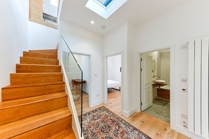 3 Bedroom Flat To Rent In South Hill Park, Gospel Oak, NW3