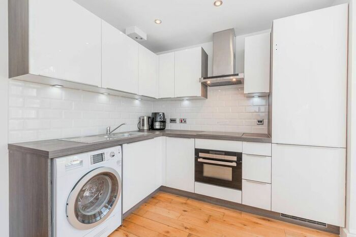 1 Bedroom Flat To Rent In Church Hill, Walthamstow Village, London, E17