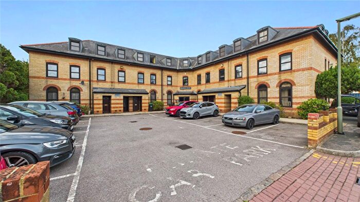 3 Bedroom Flat For Sale In Watchetts Road, Camberley, Surrey, GU15