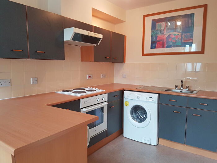 2 Bedroom Flat To Rent In Graham Street, Birmingham, West Midlands, B1