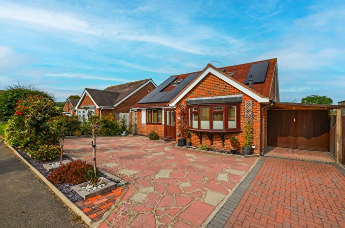 3 Bedroom Bungalow For Sale In Wannock Gardens, Polegate, East Sussex, BN26