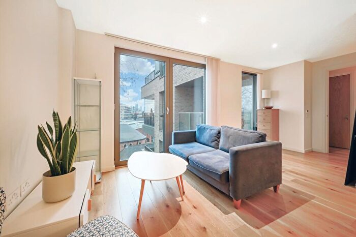 1 Bedroom Flat To Rent In Camberwell Passage, London, SE5