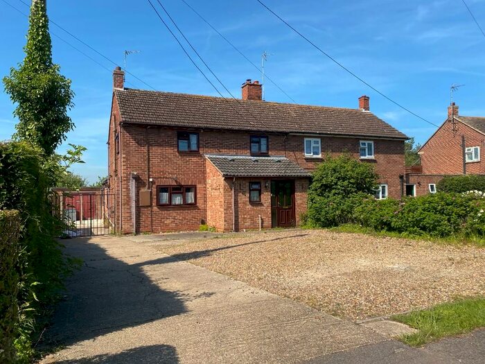 3 Bedroom Semi-Detached House For Sale In Peldon Crescent, CO5