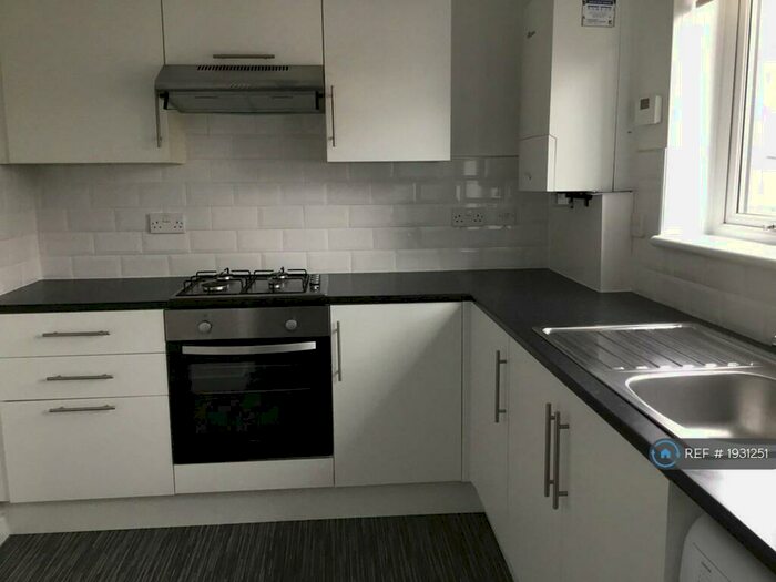 2 Bedroom Flat To Rent In Tulligarth Park, Alloa, FK10